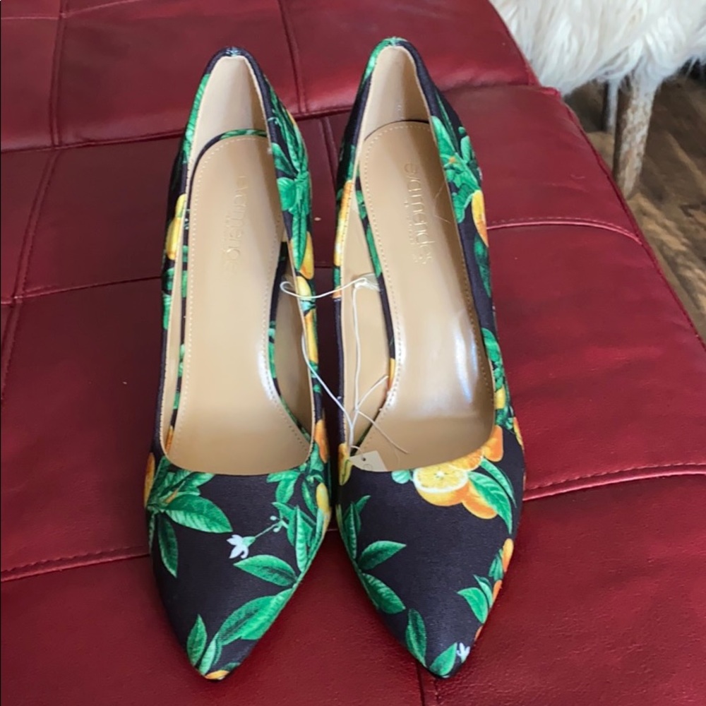 Shoes lemon pumps heels shower